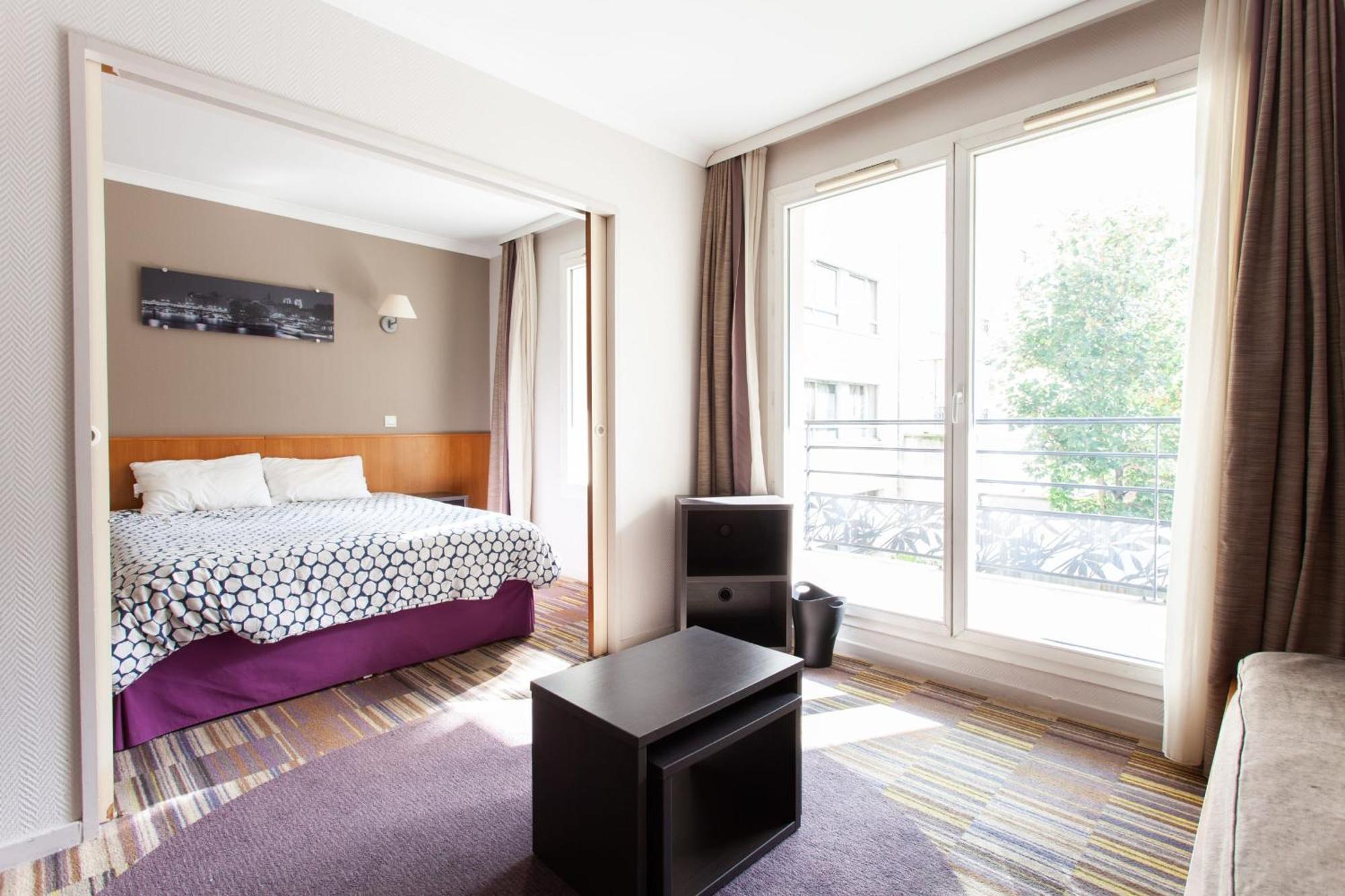 Apartment Bright With Balcony At Buttes Chaumont Paris