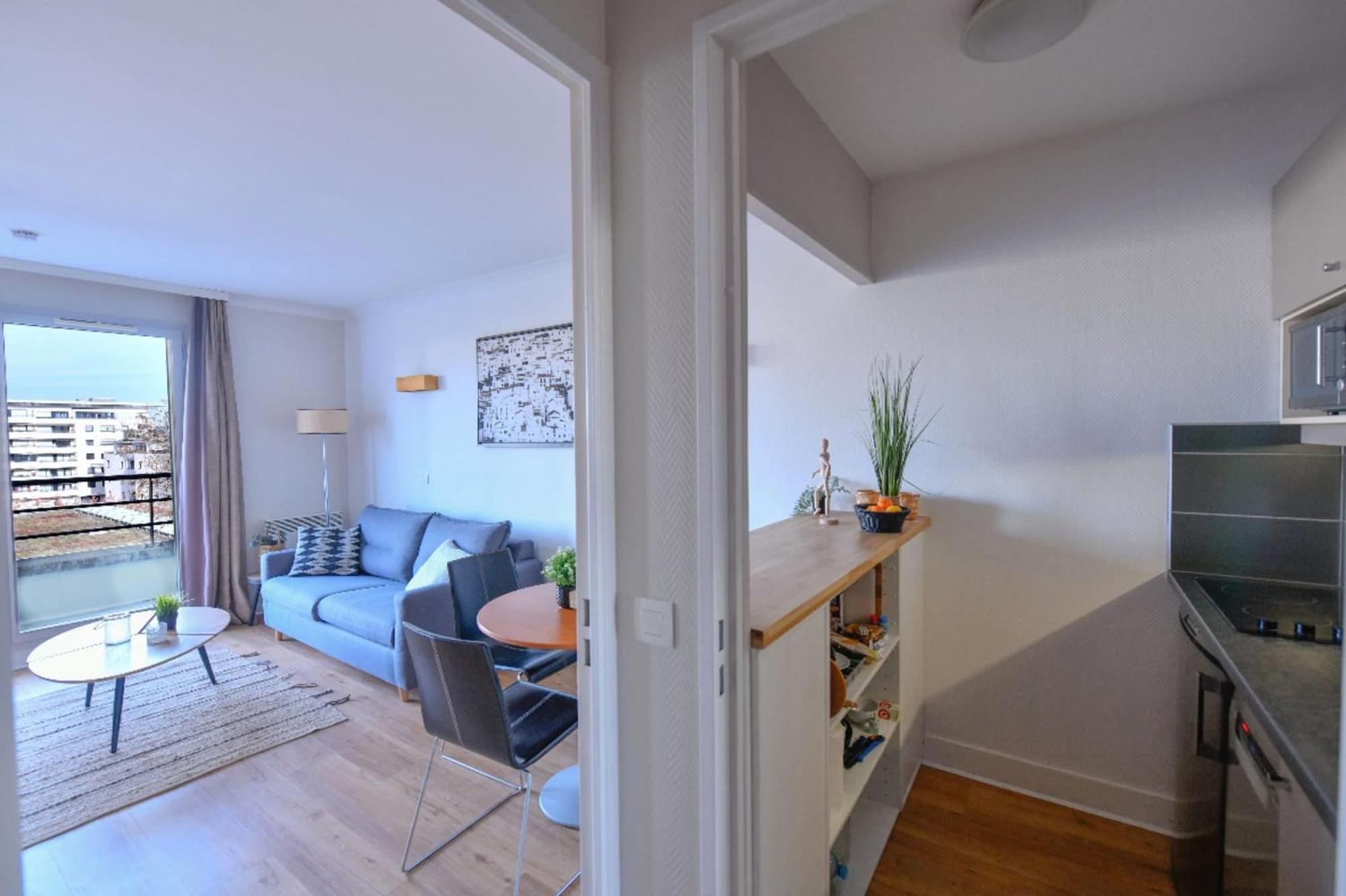 Apartment Bright With Balcony At Buttes Chaumont *
